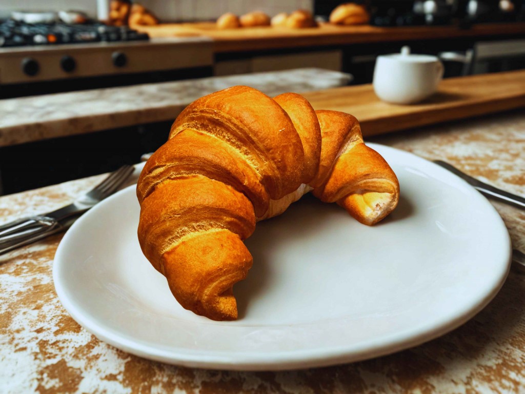 Rożek francuski z nadzieniem Nutella